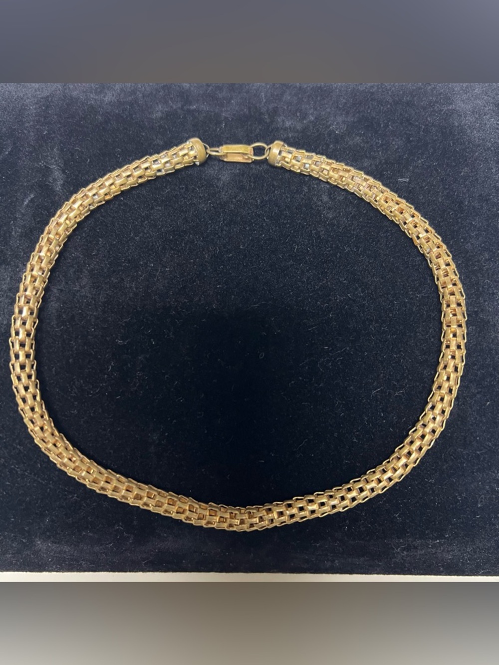 Vintage signed Coro gold tone choker Necklace 15”, good condition